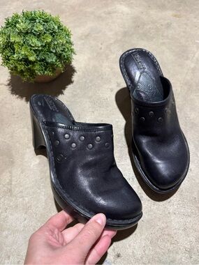 Born Black Leather Clogs Women Size 7 Heels Fall Studded Western Comfort Vintage